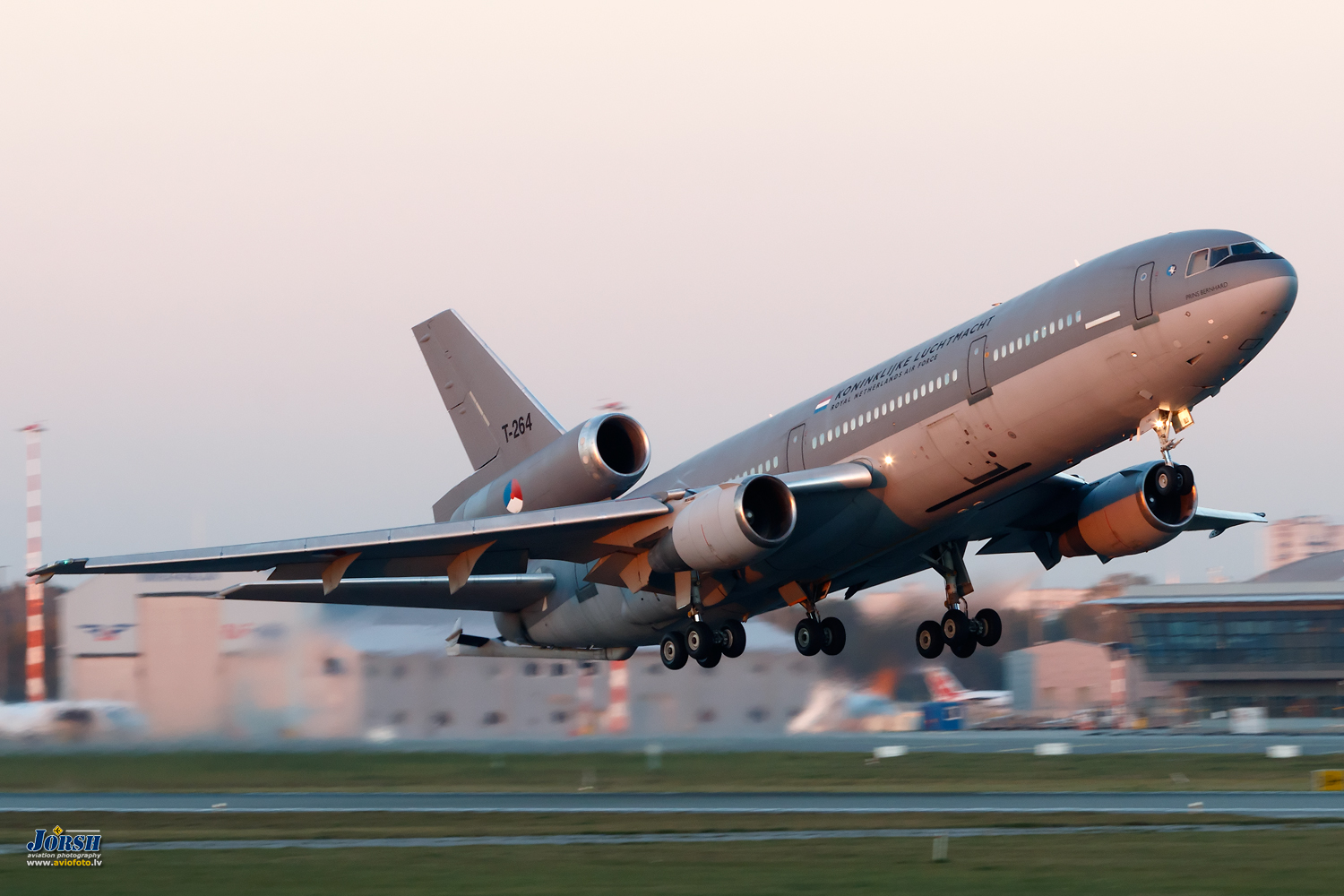 Netherlands Air Force — McDonnell Douglas KDC-10-30CF (T-264)