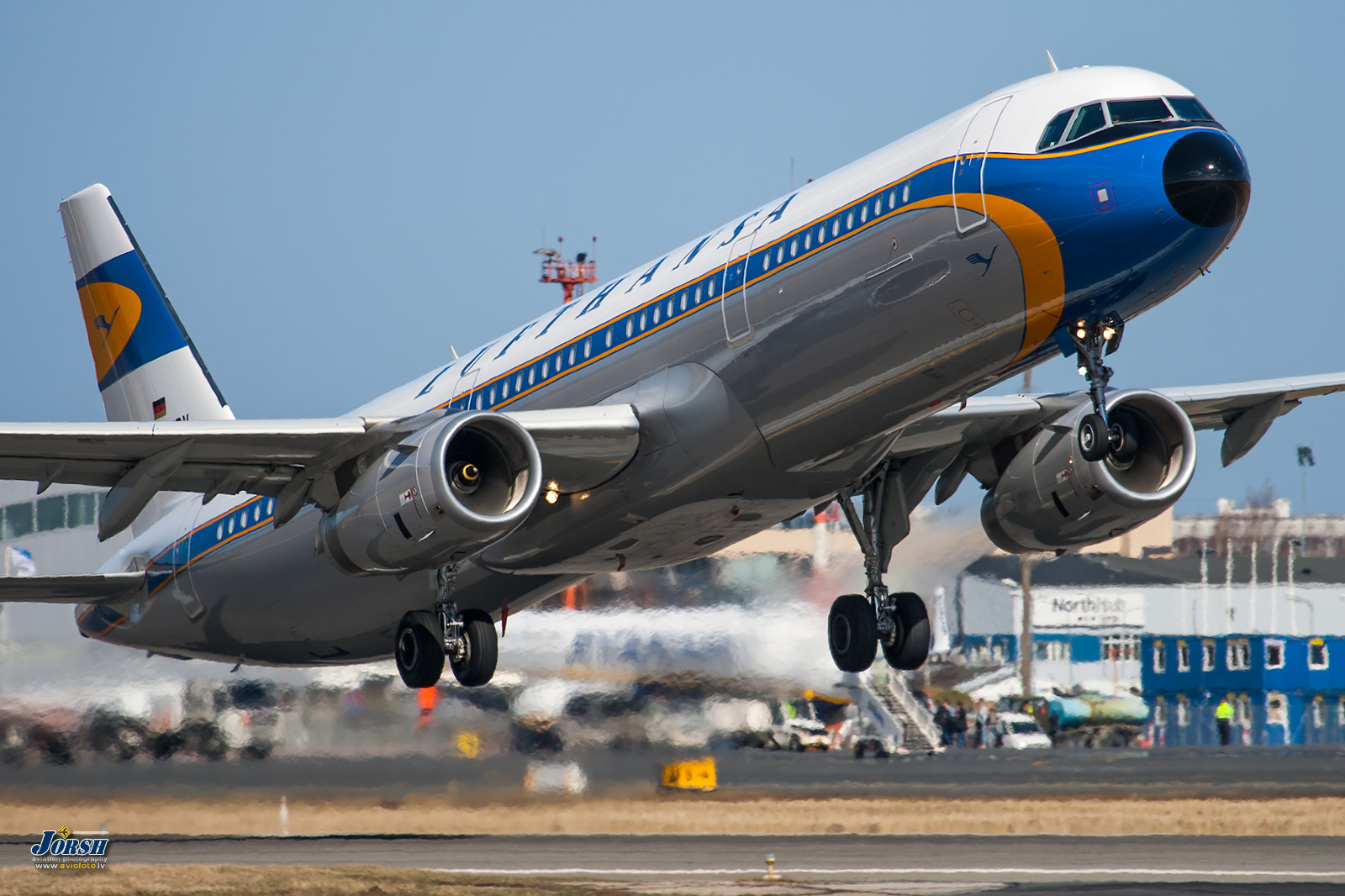 Lufthansa — Airbus A321-231 (D-AIDV)